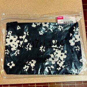 Thirty-one Zipper Pouch , simply floral, NWT
